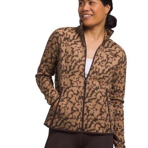 The North Face
Alpine Polartec 100 Jacket
Cheetah print 

New with tags